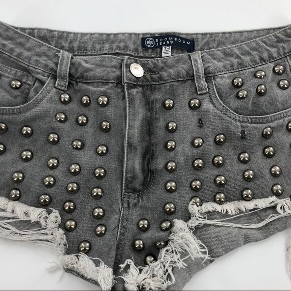 Boom Boom Jeans Studded Distressed Shorts sz 13 - Picture 2 of 4